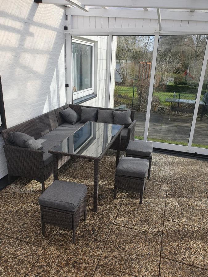 Charmante Haushaelfte Mit Garten Und Terrasse Flensburgo Exterior foto